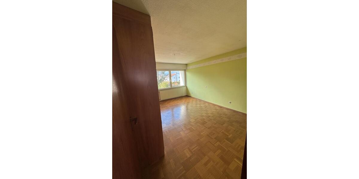Etagenwohnung Markgröningen - 3 Zimmer, 80 m&sup2;, 1.000&euro; | Angebot:25376642