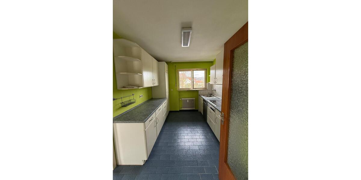 Etagenwohnung Backnang - 3.5 Zimmer, 105 m&sup2;, 1.000&euro; | Angebot:25251560