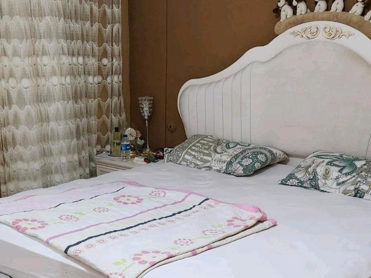 Einfamilienhaus Gerlingen - 12 Zimmer, 395 m&sup2;, 375.000&euro; | Angebot:23762107