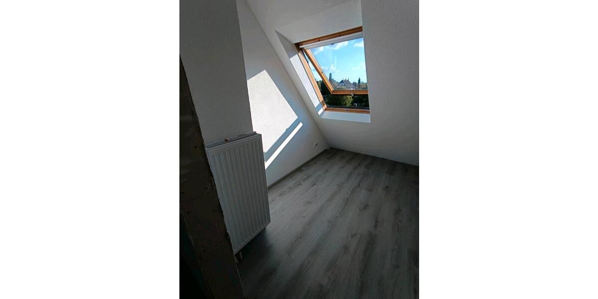 Dachgeschoßwohnung Ebersbach an der Fils - 2.5 Zimmer, 62 m&sup2;, 820&euro; | Angebot:26035434