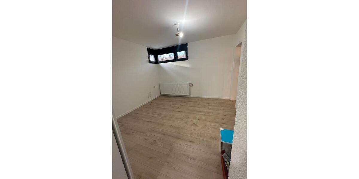 Erdgeschoßwohnung Esslingen am Neckar Brühl - 2.5 Zimmer, 64 m&sup2;, 1.250&euro; | Angebot:25757517