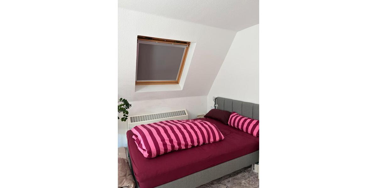 Dachgeschoßwohnung Stuttgart Stuttgart-Süd - 3 Zimmer, 80 m&sup2;, 1.300&euro; | Angebot:26603207