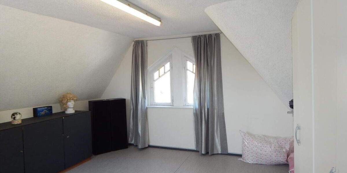 Mehrfamilienhaus, Wohnhaus Göppingen Stadtgebiet - 9 Zimmer, 133 m&sup2;, 490.000&euro; | Angebot:25851395