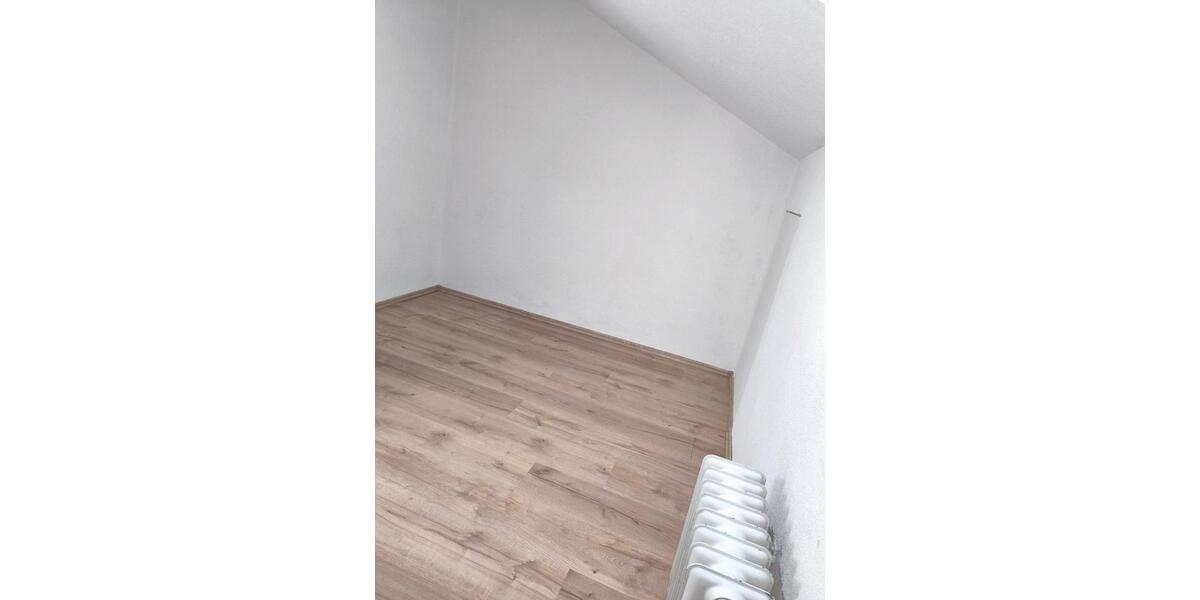 Dachgeschoßwohnung Stuttgart Feuerbach - 1.5 Zimmer, 34 m&sup2;, 850&euro; | Angebot:26616081