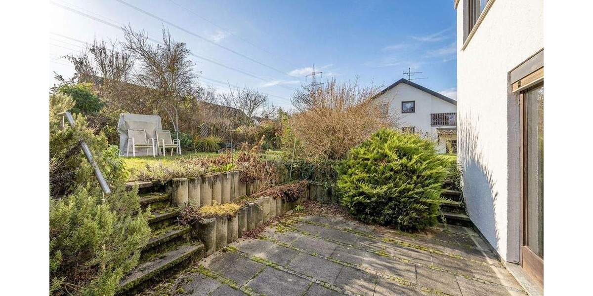 Einfamilienhaus Nürtingen - 7 Zimmer, 282 m&sup2;, 949.000&euro; | Angebot:25732743