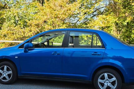 Nissan Tiida 131.500 km 2.100 &euro; Esslingen 73734