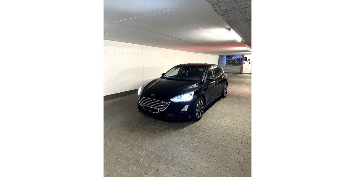 Ford Focus 81.500 km 14.200 &euro; Remseck am Neckar 71686