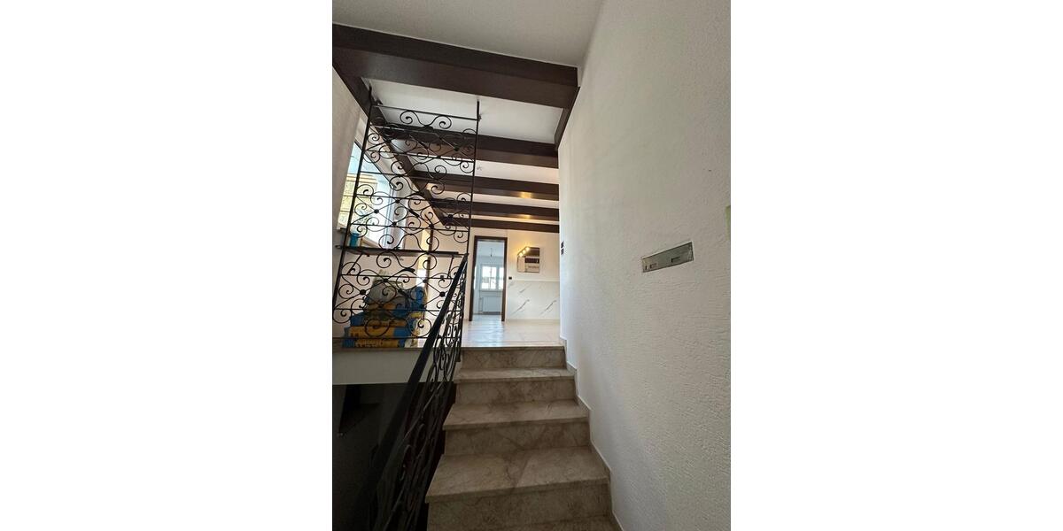 Erdgeschoßwohnung Uhingen - 4 Zimmer, 120 m&sup2;, 1.700&euro; | Angebot:25719333