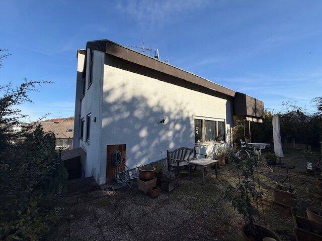 Einfamilienhaus Frickenhausen - 7 Zimmer, 210 m&sup2;, 649.000&euro; | Angebot:25696025