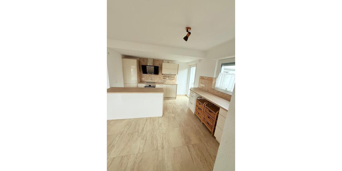 Hochparterre Ludwigsburg Eglosheim - 2 Zimmer, 84 m&sup2;, 1.100&euro; | Angebot:26574196