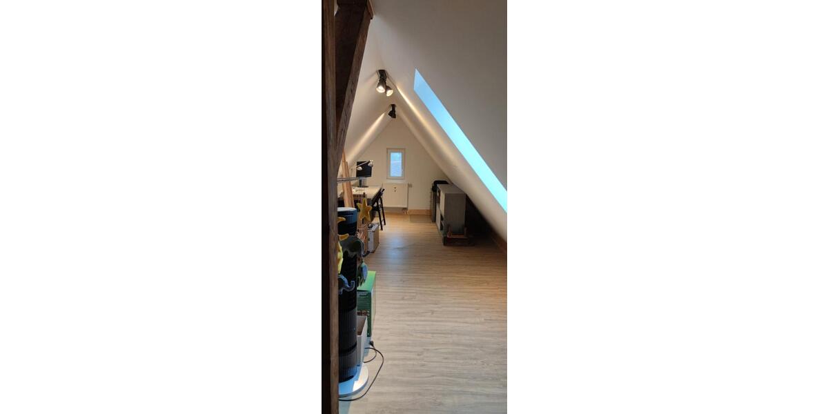 Dachgeschoßwohnung Sachsenheim - 3 Zimmer, 83 m&sup2;, 900&euro; | Angebot:26665997