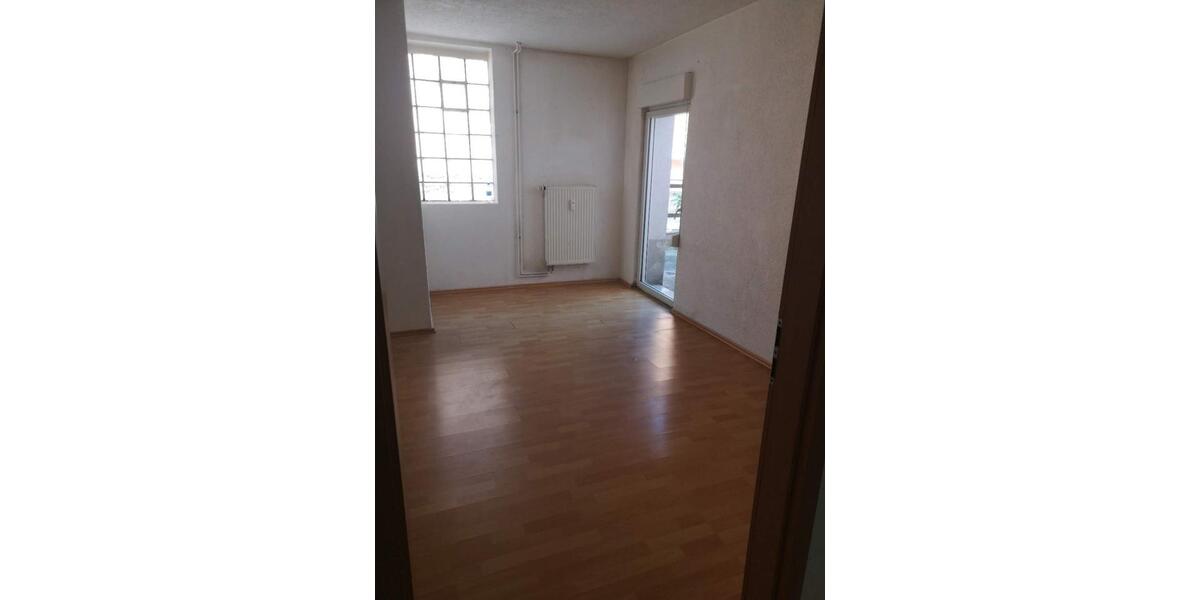 Etagenwohnung Stuttgart Zuffenhausen - 3.5 Zimmer, 90 m&sup2;, 1.090&euro; | Angebot:25860229