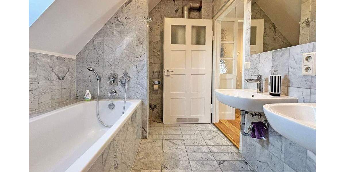 Etagenwohnung Stuttgart Sonnenberg - 4 Zimmer, 108 m&sup2;, 2.150&euro; | Angebot:25704687