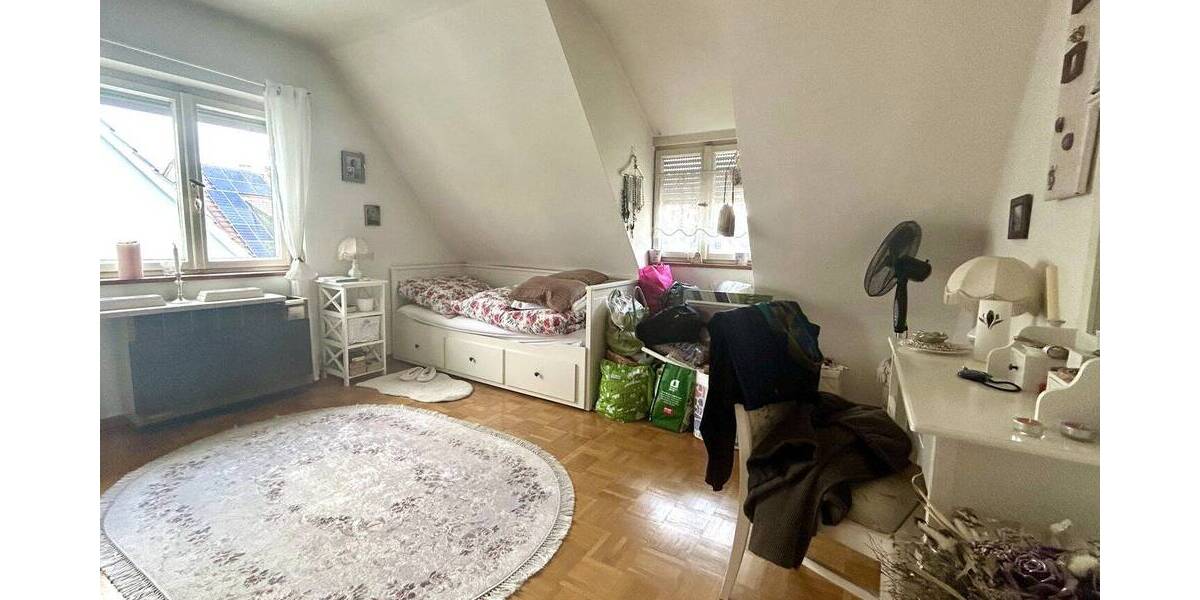 Mehrfamilienhaus, Wohnhaus Stuttgart Feuerbach - 8 Zimmer, 202 m&sup2;, 789.000&euro; | Angebot:26433270