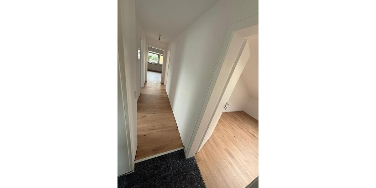 Dachgeschoßwohnung Ludwigsburg Eglosheim - 3 Zimmer, 48 m&sup2;, 890&euro; | Angebot:26574199