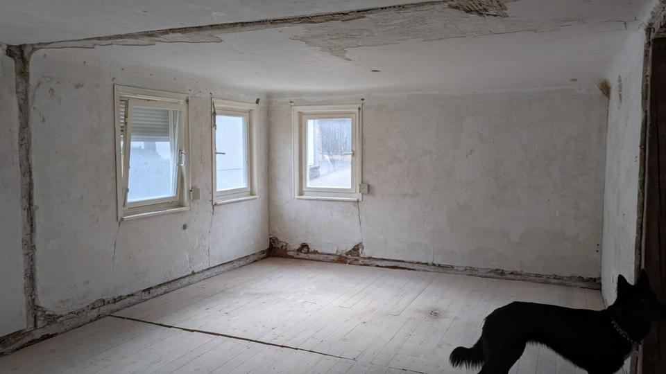 Einfamilienhaus Weinstadt - 9 Zimmer, 245.000&euro; | Angebot:21571963