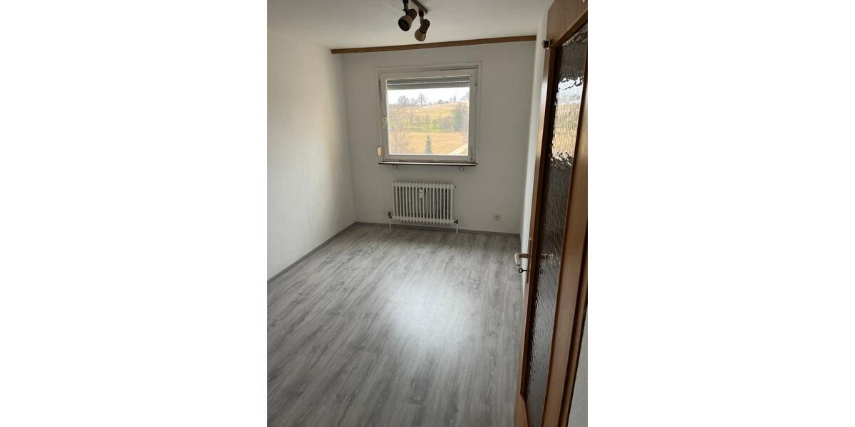 Etagenwohnung Kirchheim unter Teck - 3 Zimmer, 83 m&sup2;, 1.000&euro; | Angebot:24459732