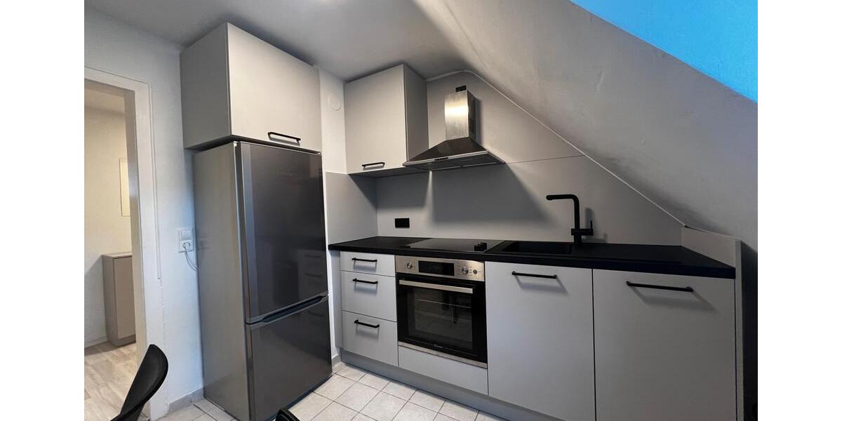 Dachgeschoßwohnung Fellbach - 20 Zimmer, 2 m&sup2;, 550&euro; | Angebot:25436771