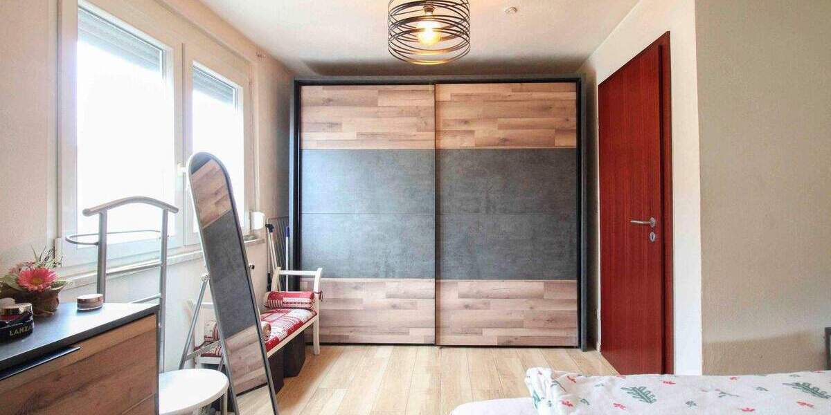 Etagenwohnung Schorndorf - 4 Zimmer, 81 m&sup2;, 265.000&euro; | Angebot:25747391