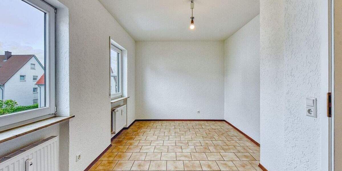 Etagenwohnung Stuttgart Stammheim - 4 Zimmer, 98 m&sup2;, 400.000&euro; | Angebot:25671005