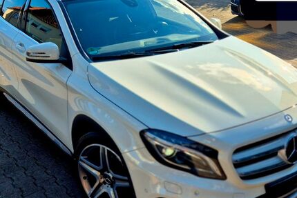 Mercedes-Benz GLA 180 28.429 km 20.750 &euro; Stuttgart 70435