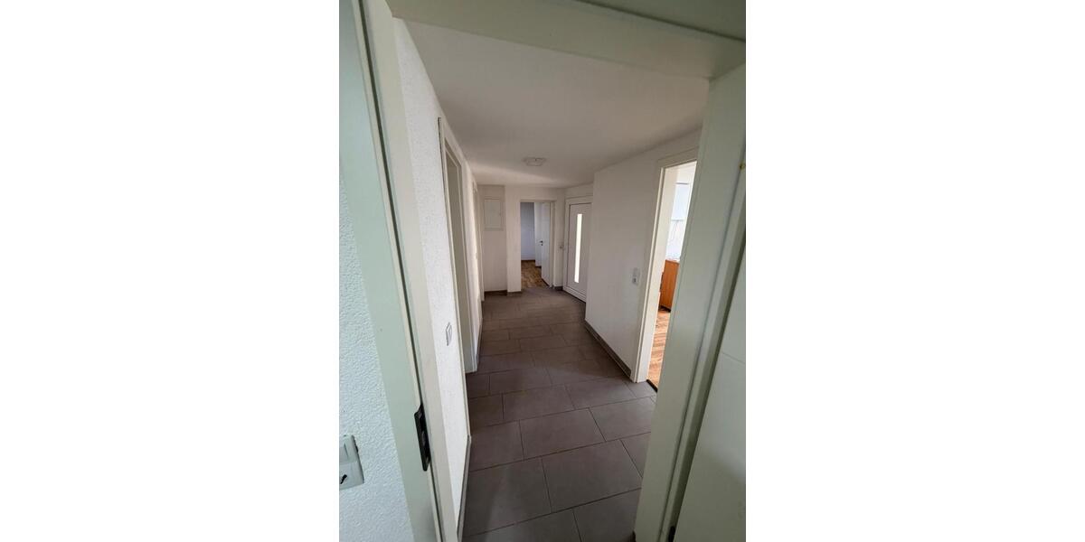 Erdgeschoßwohnung Kirchheim am Neckar - 3 Zimmer, 65 m&sup2;, 880&euro; | Angebot:25300835