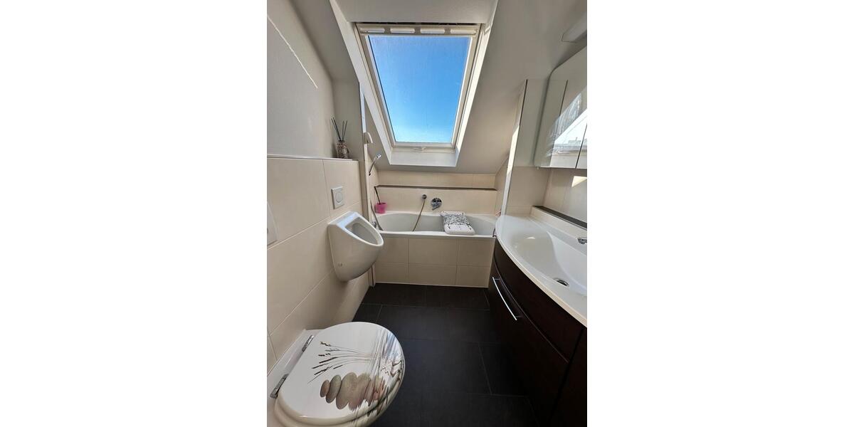 Dachgeschoßwohnung Stuttgart Sillenbuch - 2.5 Zimmer, 58 m&sup2;, 239.000&euro; | Angebot:24357014