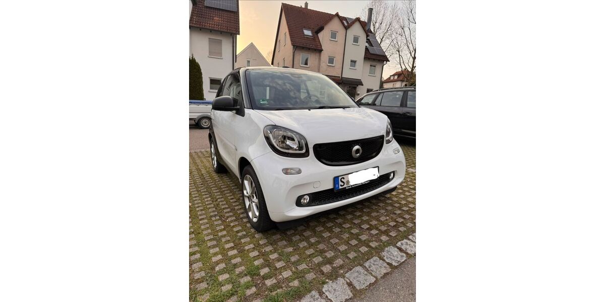 Smart ForTwo 64.989 km 12.500 &euro; Stuttgart 70439