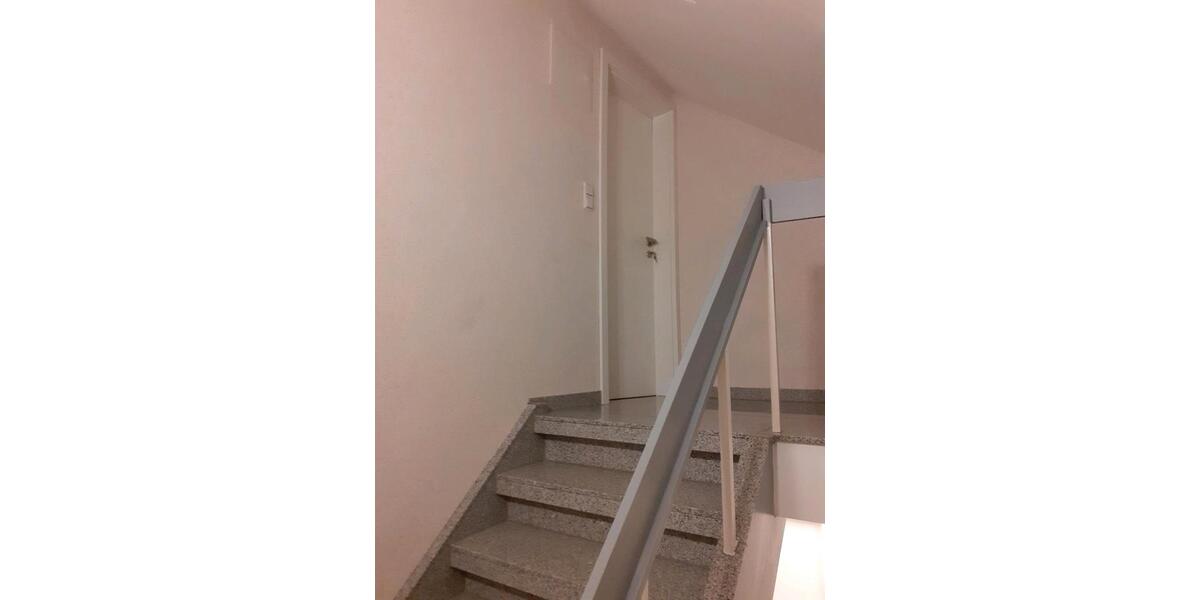 Dachgeschoßwohnung Nürtingen - 2 Zimmer, 30 m&sup2;, 700&euro; | Angebot:25932436