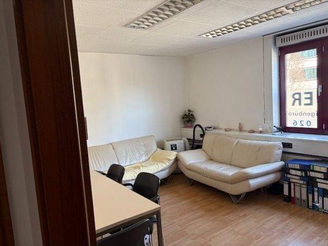 Gewerbeobjekt Stuttgart Mitte - 3 Zimmer, 80 m&sup2;, 1.350&euro; | Angebot:25835230