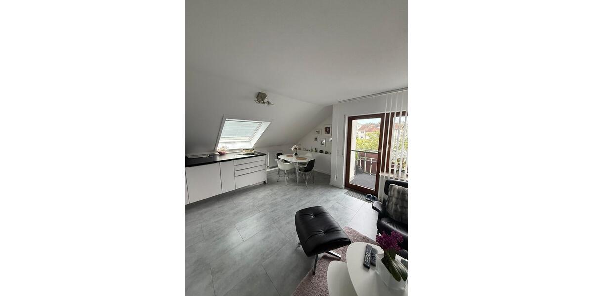 Dachgeschoßwohnung Stuttgart Mühlhausen - 2 Zimmer, 44 m&sup2;, 270.000&euro; | Angebot:26704900