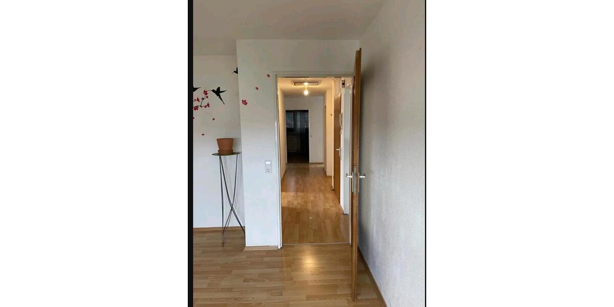 Dachgeschoßwohnung Ludwigsburg Pflugfelden - 3 Zimmer, 65 m&sup2;, 1.200&euro; | Angebot:26566833
