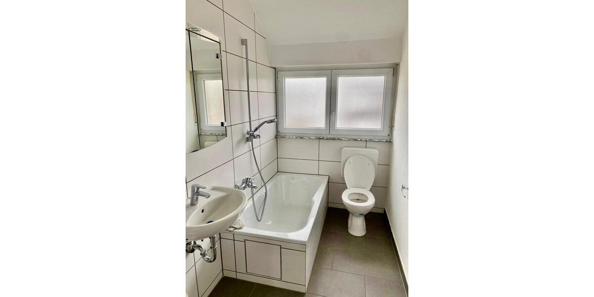 Dachgeschoßwohnung Stuttgart Stuttgart-Ost - 4 Zimmer, 64 m&sup2;, 1.060&euro; | Angebot:25491530