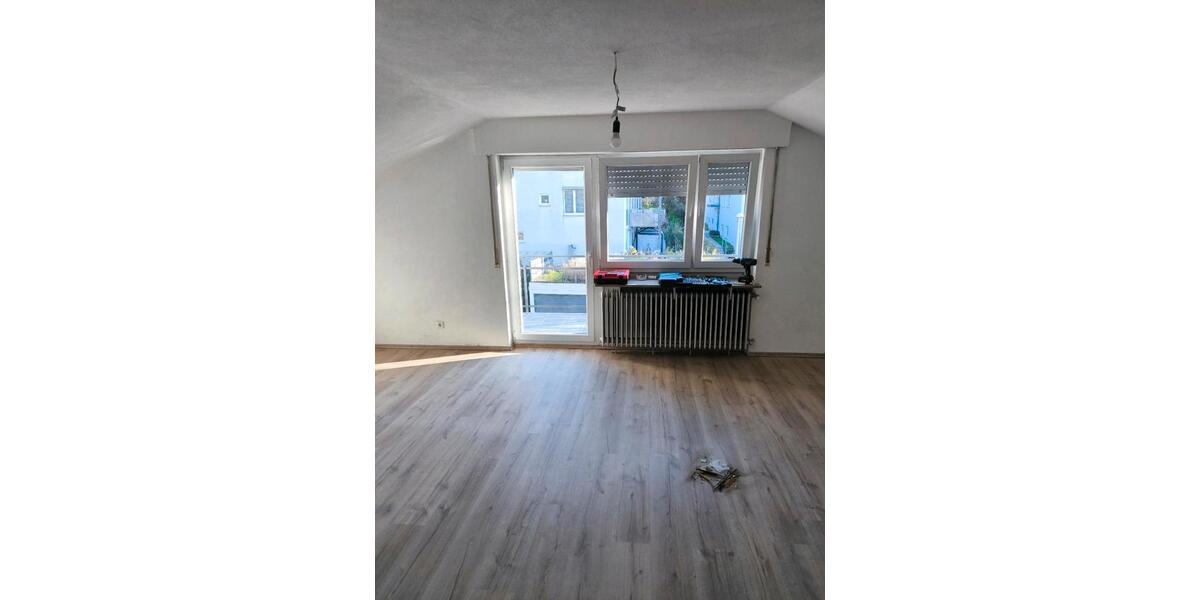 Dachgeschoßwohnung Stuttgart Feuerbach - 1.5 Zimmer, 34 m&sup2;, 850&euro; | Angebot:26616081