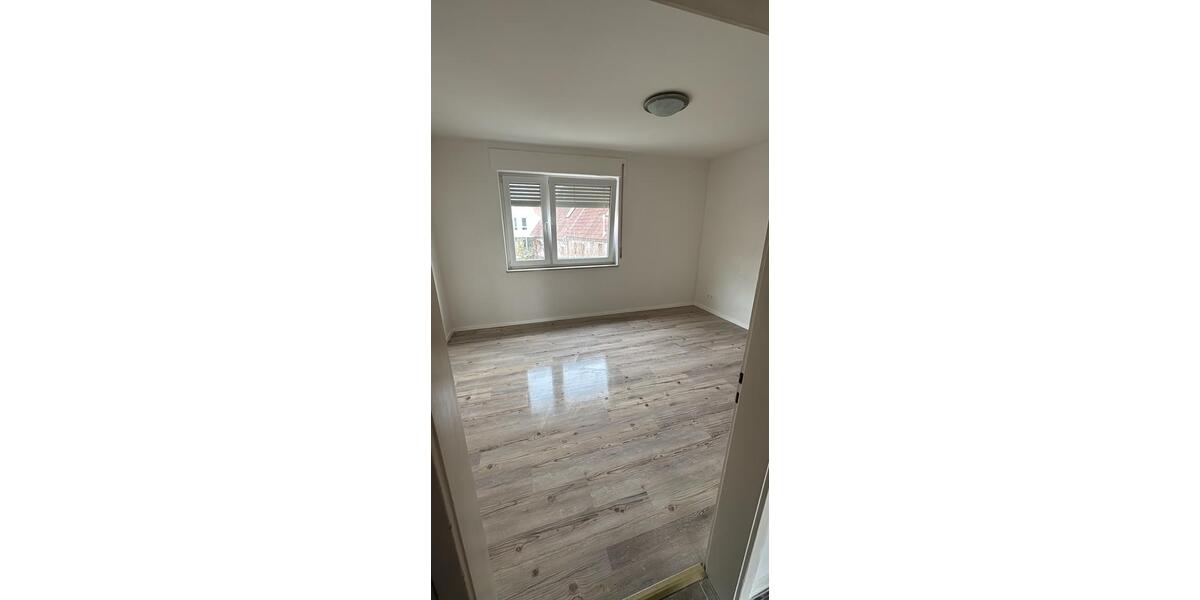 Etagenwohnung Sachsenheim - 3 Zimmer, 75 m&sup2;, 1.150&euro; | Angebot:26037934