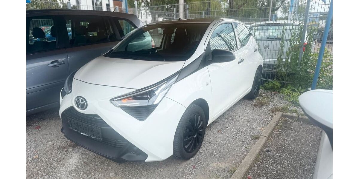 Toyota Aygo (X) 84.800 km 7.600 &euro; Sindelfingen 71065