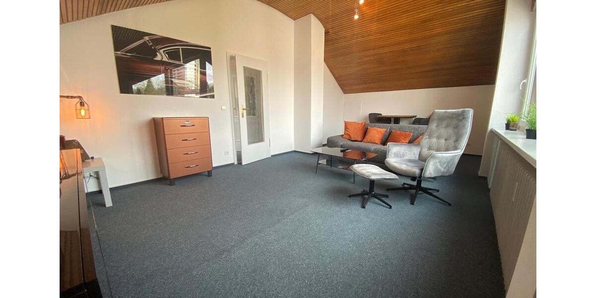 Dachgeschoßwohnung Sindelfingen - 3 Zimmer, 62 m&sup2;, 1.150&euro; | Angebot:25414574