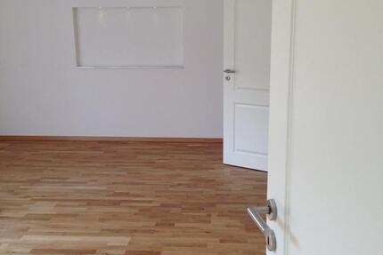 Wohnung Stuttgart Botnang - 3 Zimmer, 89 m&sup2;, 1.300&euro; | Angebot:25855229