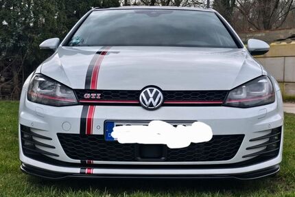 VW Golf 147.887 km 16.000 &euro; Esslingen 73734