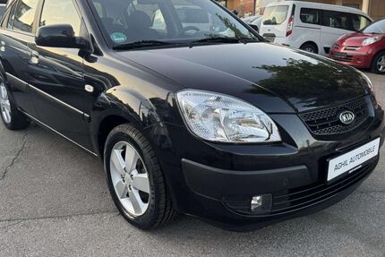 Kia Rio 141.000 km 2.600 &euro; Stuttgart 70469