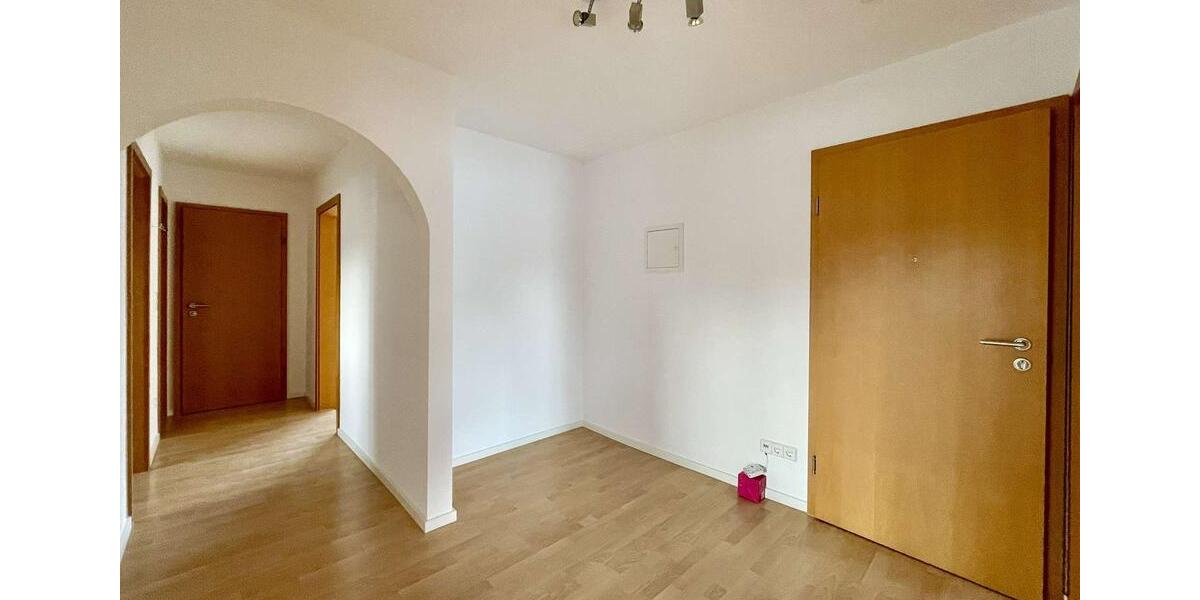 Etagenwohnung Vaihingen an der Enz - 4 Zimmer, 112 m&sup2;, 1.200&euro; | Angebot:25987146
