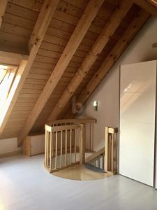 RUHIGE MAISONETTE MIT LOGGIA UND KAMINOFEN - Maisonettenwohnung Korntal-Münchingen Münchingen | Angebot:27321541
