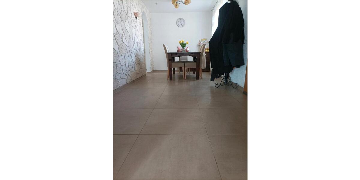 Etagenwohnung Esslingen am Neckar Oberesslingen - 3.5 Zimmer, 76 m&sup2;, 280.000&euro; | Angebot:26040528