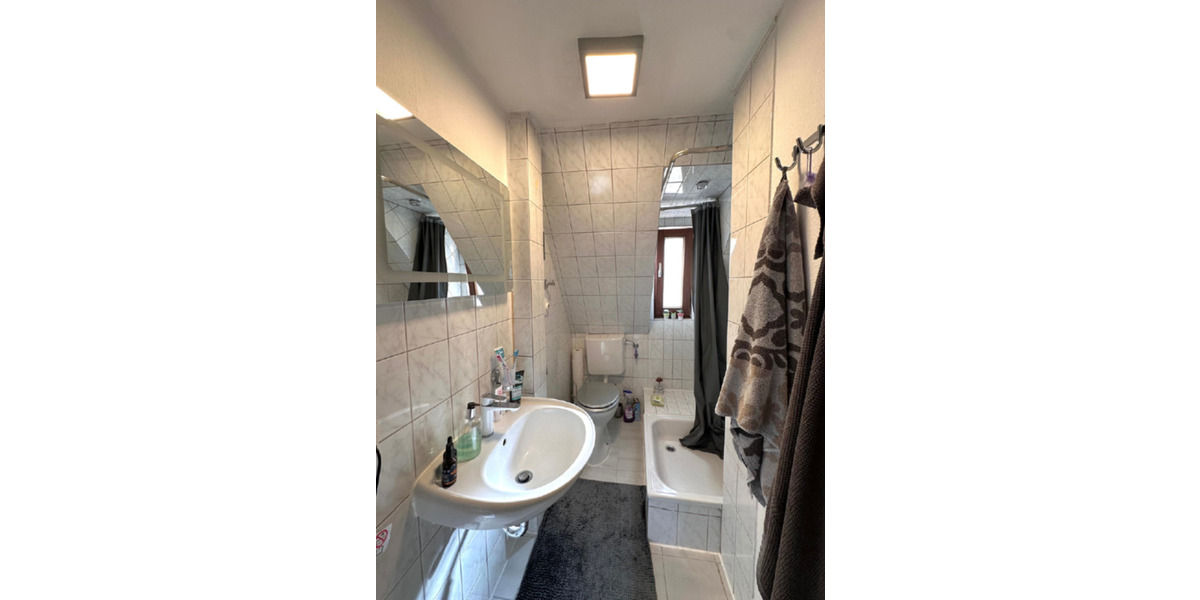 Dachgeschoßwohnung Stuttgart Bad Cannstatt - 2 Zimmer, 36 m&sup2;, 760&euro; | Angebot:25961944