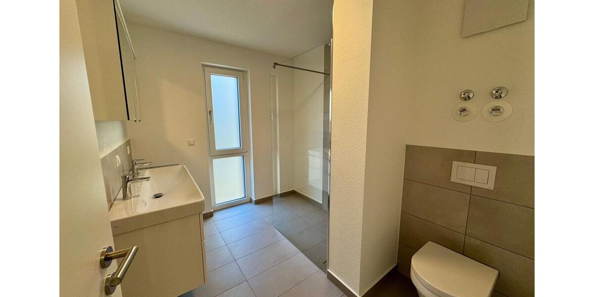 Etagenwohnung Remseck am Neckar - 3 Zimmer, 80 m&sup2;, 1.560&euro; | Angebot:25919061