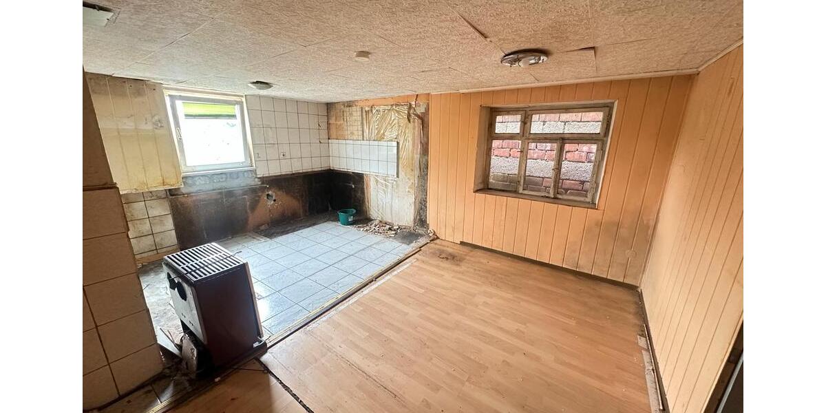 Mehrfamilienhaus, Wohnhaus Backnang - 9 Zimmer, 150 m&sup2;, 180.000&euro; | Angebot:25126406