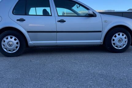 VW Golf 104.405 km 4.299 &euro; Markgröningen 71706