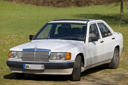Mercedes-Benz 190 202.000 km 6.900 &euro; Weissach im Tal 71554