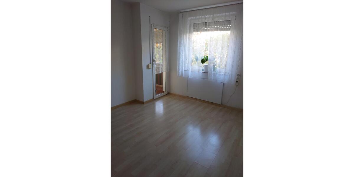 Erdgeschoßwohnung Leonberg - 6 Zimmer, 96 m&sup2;, 299.000&euro; | Angebot:25183448