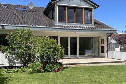 Haus Leonberg-Warmbronn Warmbronn - 5.5 Zimmer, 232 m&sup2;, 2.600&euro; | Angebot:26623852